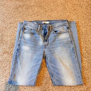 Signature by Levi Strauss Men’s Slim Straight Light Blue Jeans